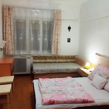 Abadi Karmazsin Haz Villa Abádszalók Екстериор снимка